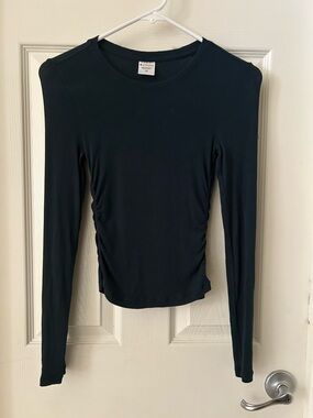 Athleta Black Long-Sleeve Ruched Side Tee